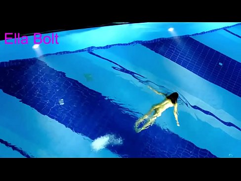 ❤️ Je ne peux pas m'arrêter de regarder, jeune blonde prise en train de nager nue dans la piscine de la station ELLA BOLT. ️ Porno fb at fr.onetubes.top ❤