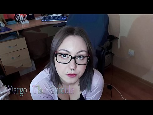 ❤️ Une fille sexy avec des lunettes suce profondément un gode devant la caméra ️ Porno fb at fr.onetubes.top ❤