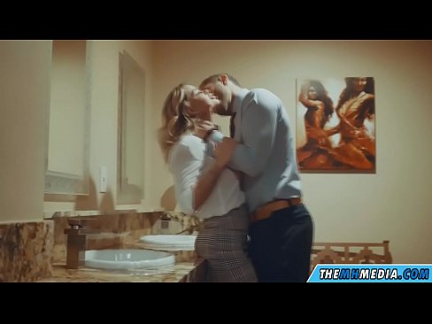 ❤️ Quand une blonde plantureuse vous séduit dans des toilettes publiques. ️ Porno fb at fr.onetubes.top ❤